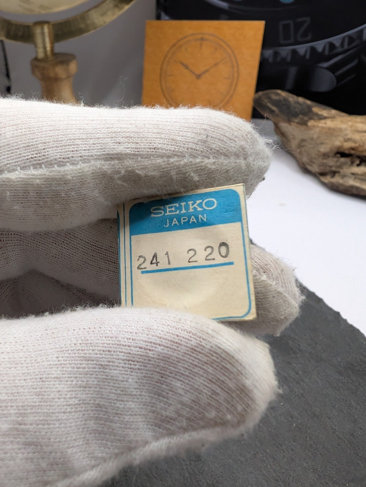 Genuine Seiko NOS Watch Jewel 241-220 – Original Japan Spare Part