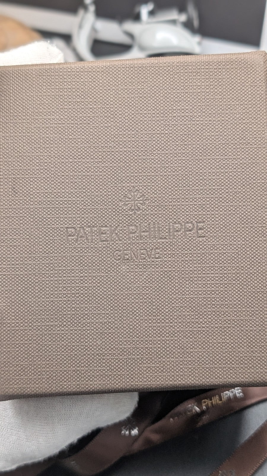 Brown Leather Watch Pouch Compatible with Patek Philippe – Travel Case