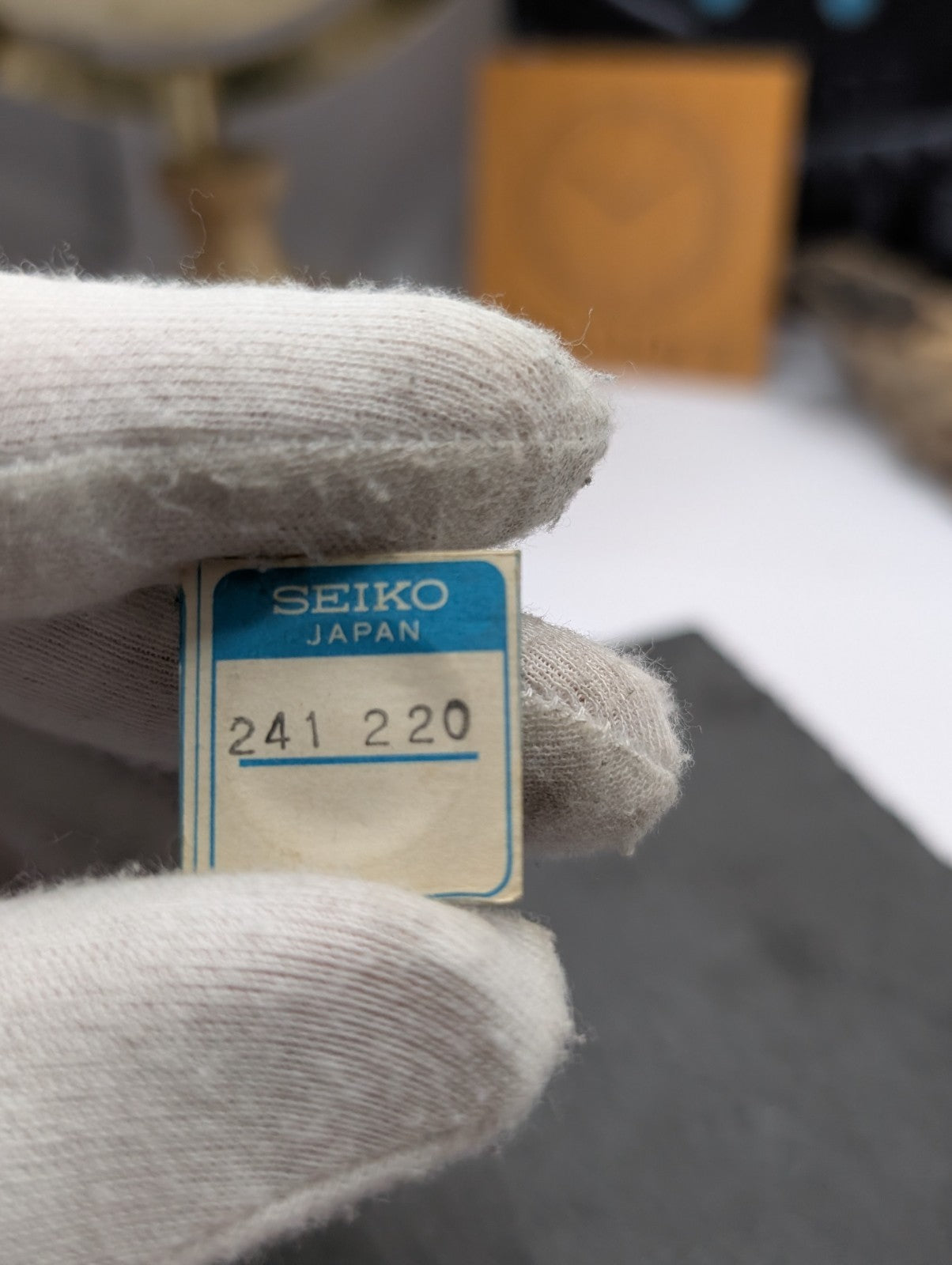 Genuine Seiko NOS Watch Jewel 241-220 – Original Japan Spare Part