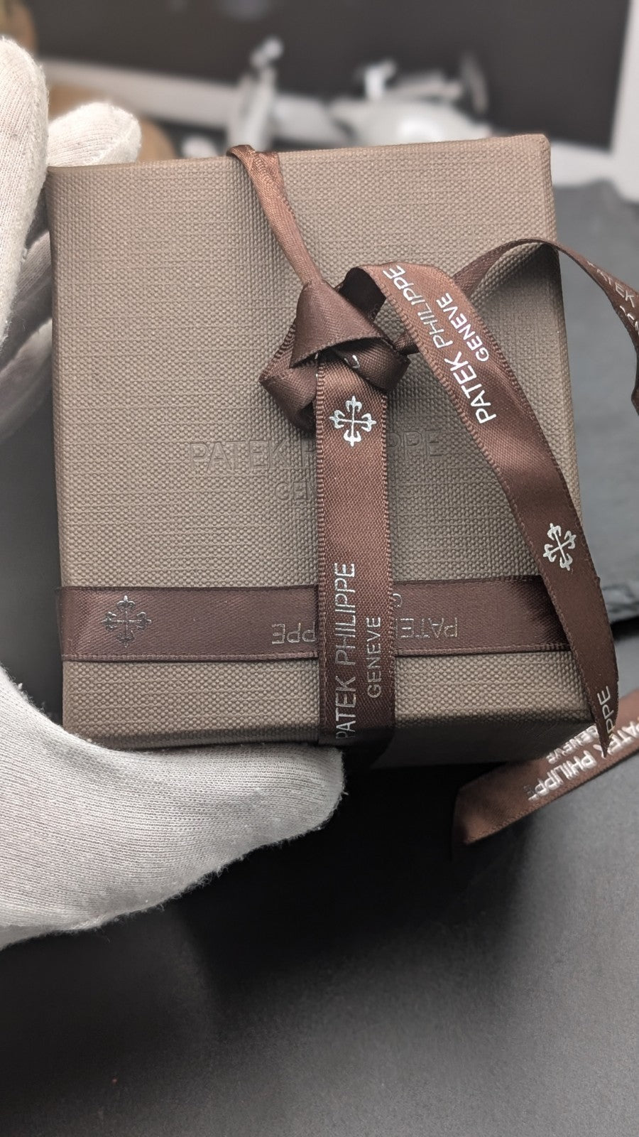 Brown Leather Watch Pouch Compatible with Patek Philippe – Travel Case