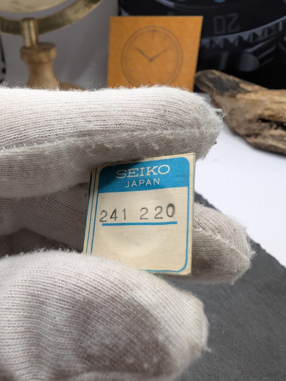 Genuine Seiko NOS Watch Jewel 241-220 – Original Japan Spare Part