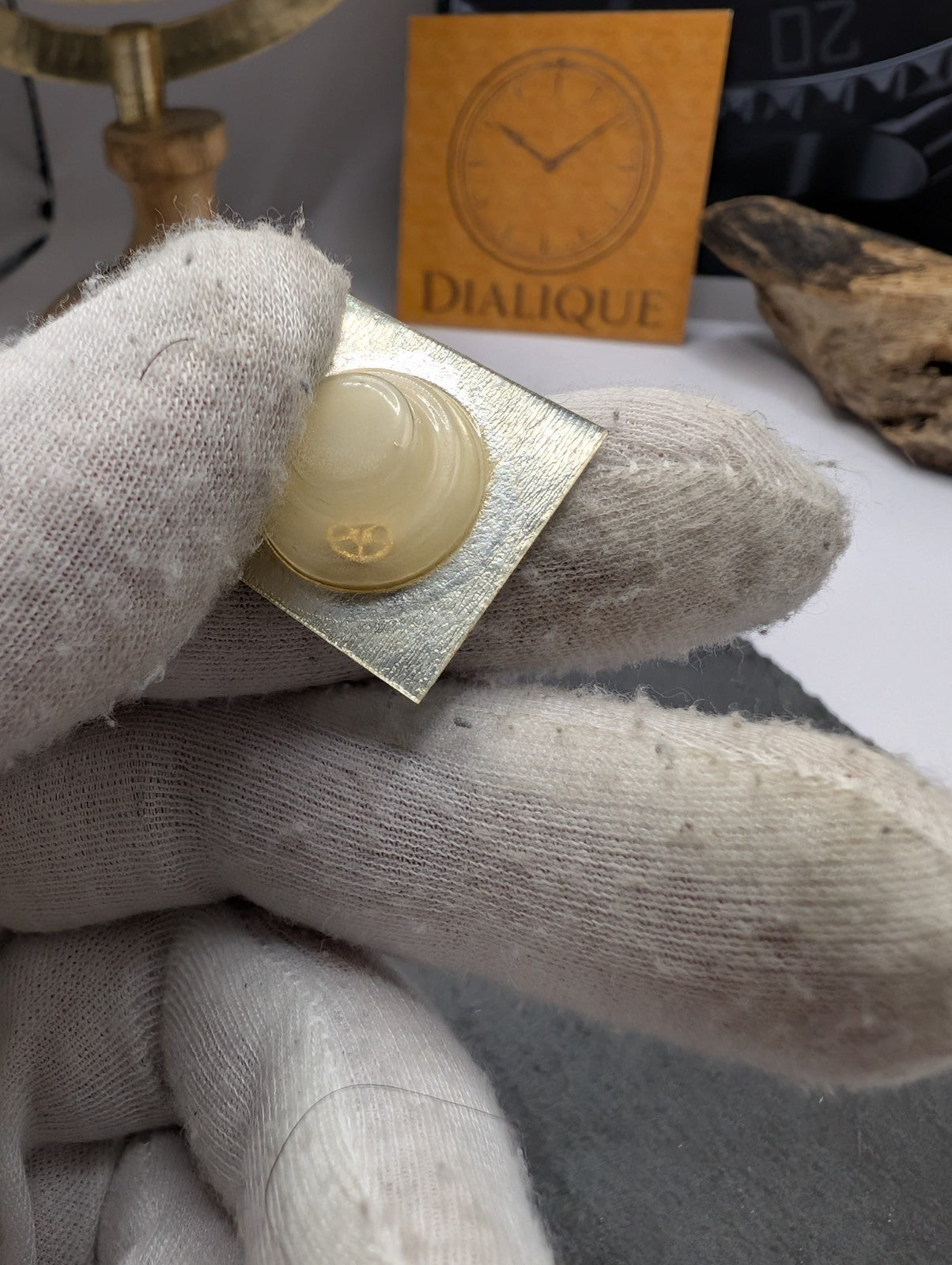 Genuine Seiko NOS Watch Jewel 241-220 – Original Japan Spare Part