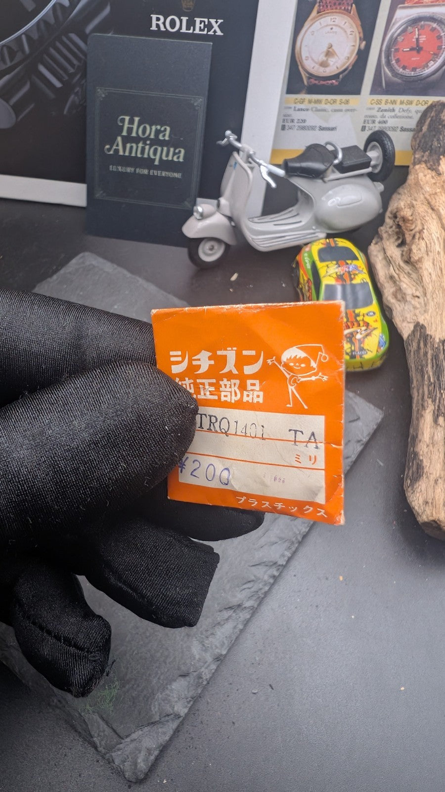 Citizen Genuine Plastic Watch Crystal NOS – Vintage Original Part – Ref. Q01402